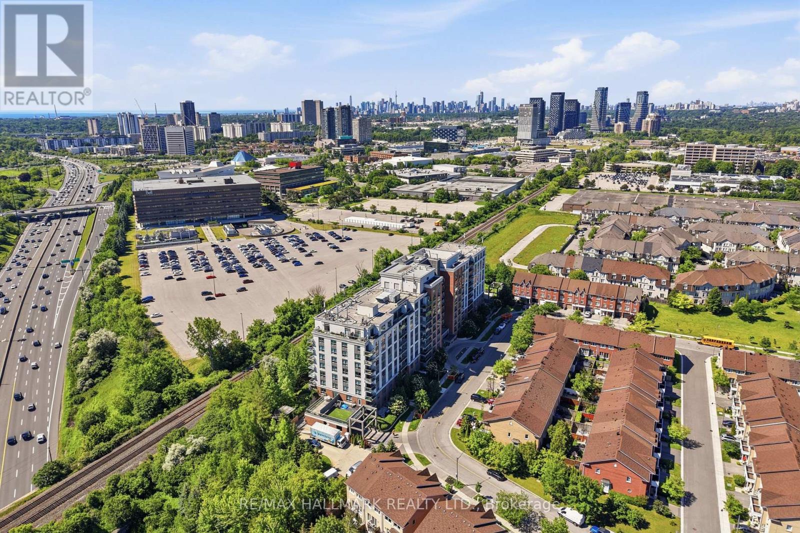 #417 120 DALLIMORE CIRCLE - 43
