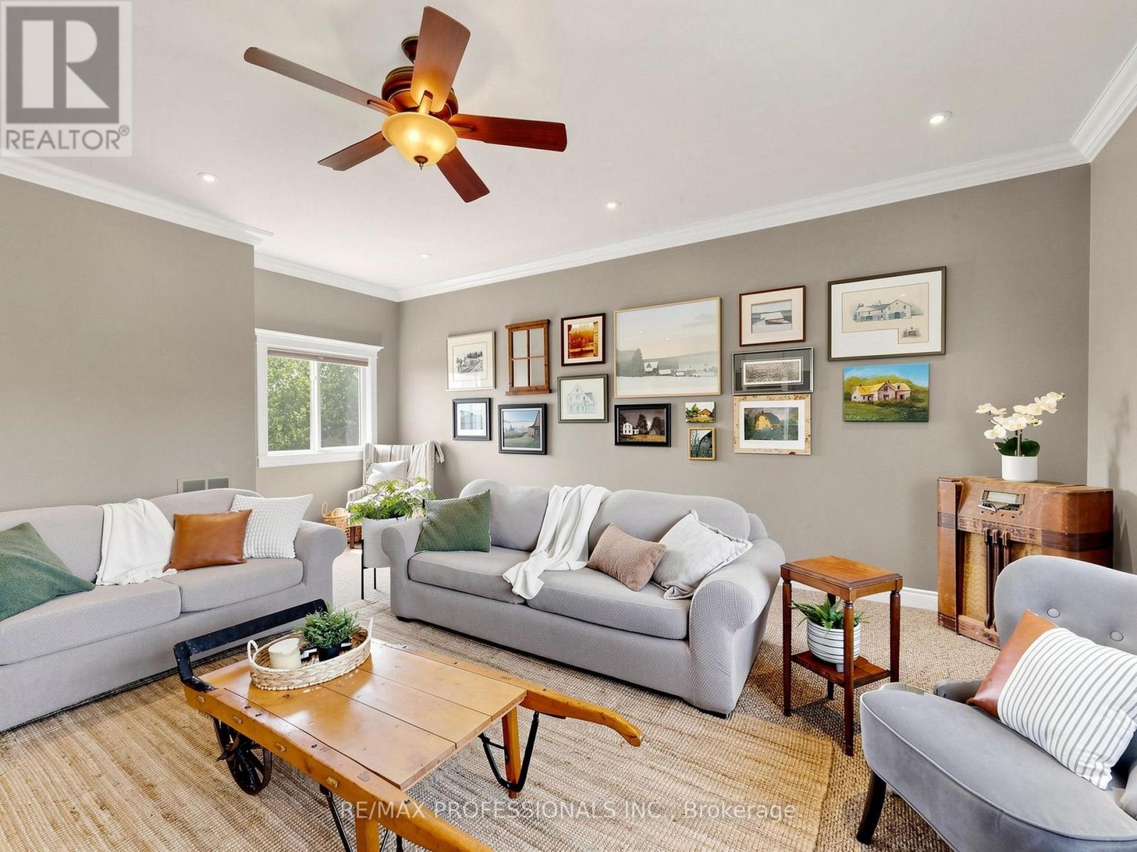 25 WALTHAM DRIVE - 27