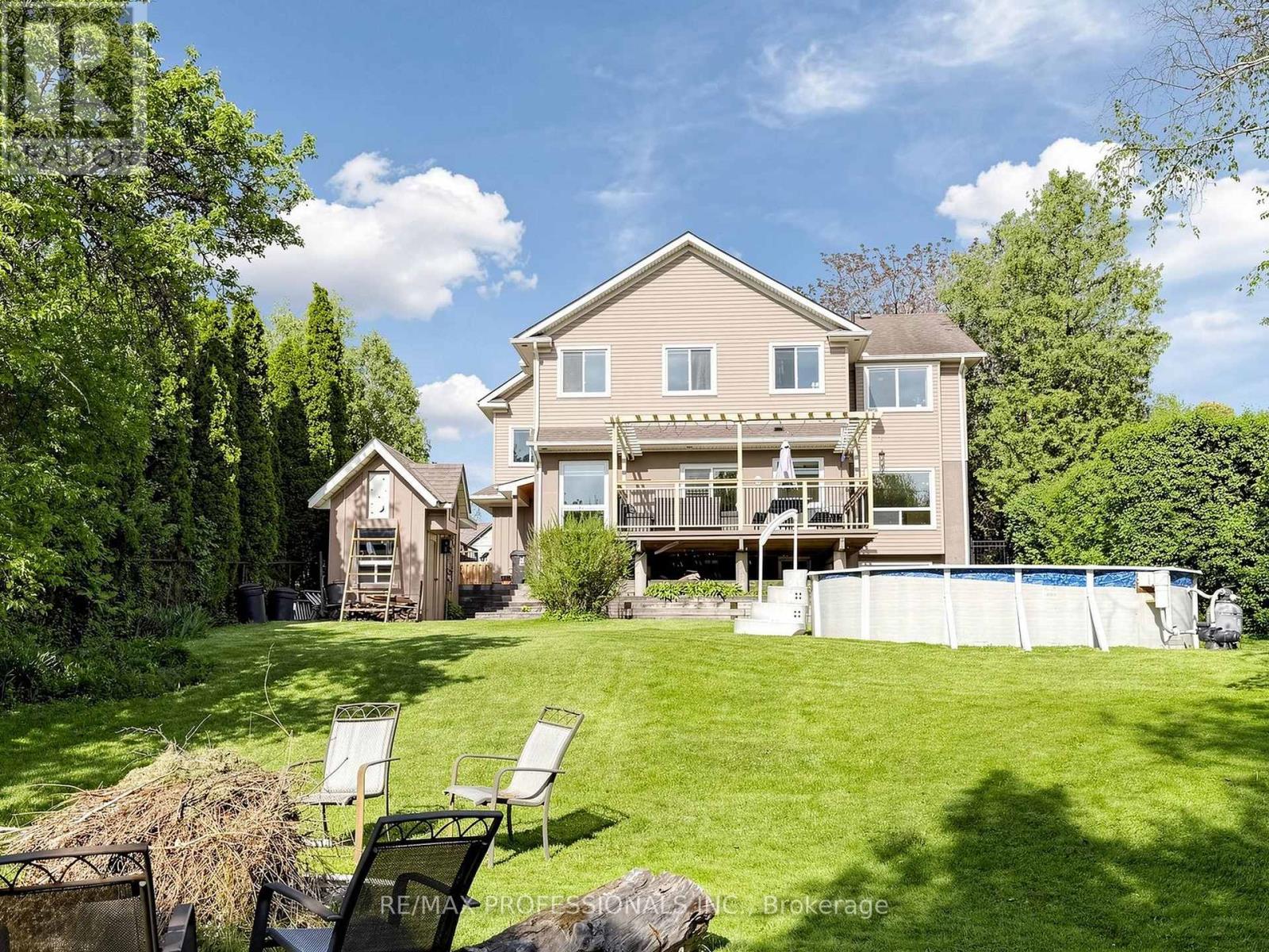 25 WALTHAM DRIVE - 38