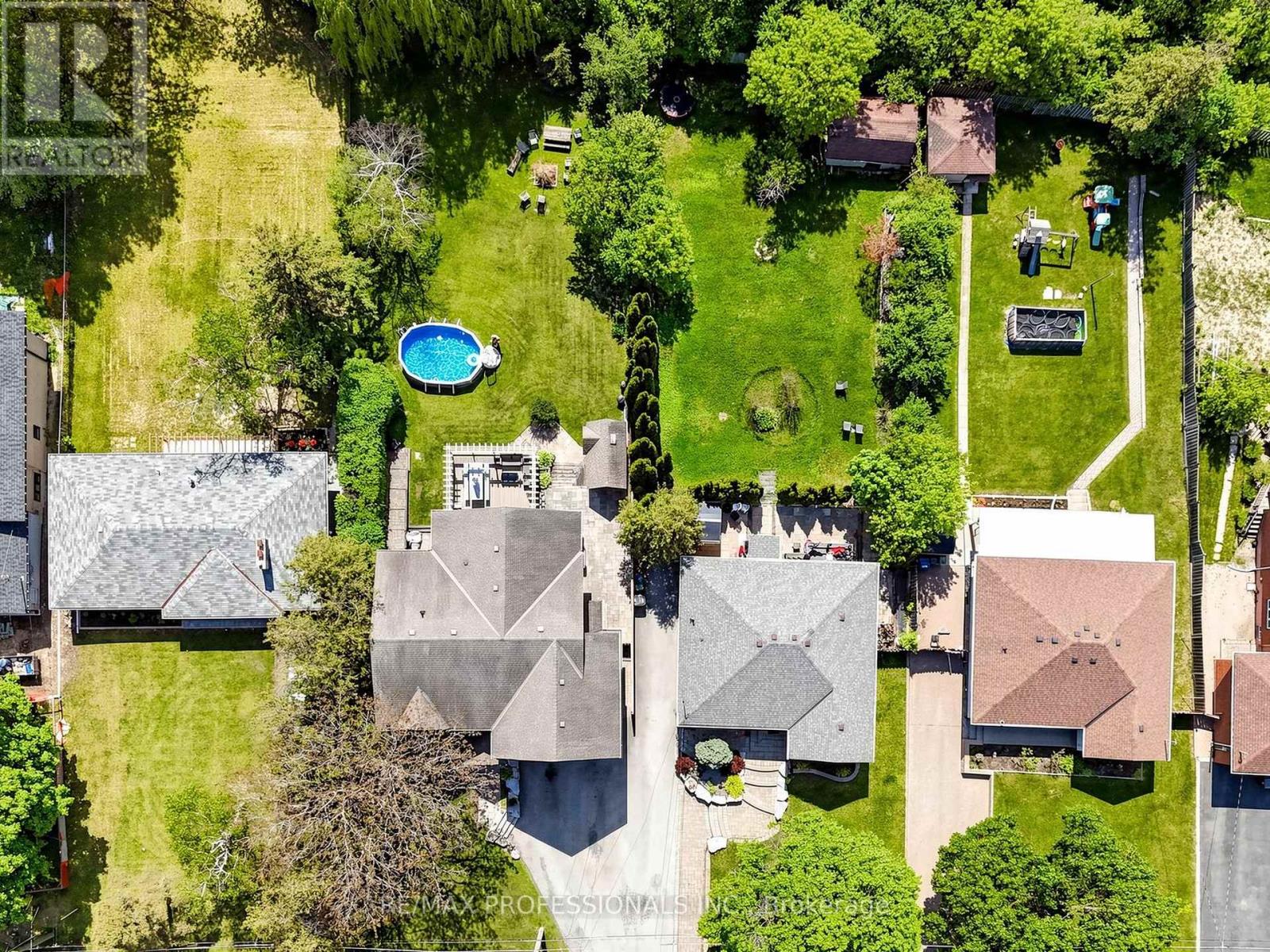 25 WALTHAM DRIVE - 39