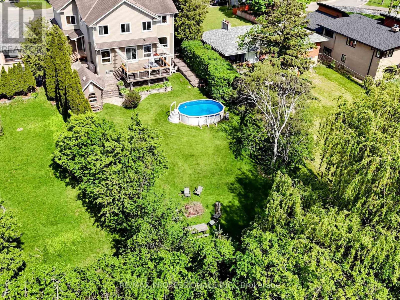 25 WALTHAM DRIVE - 41