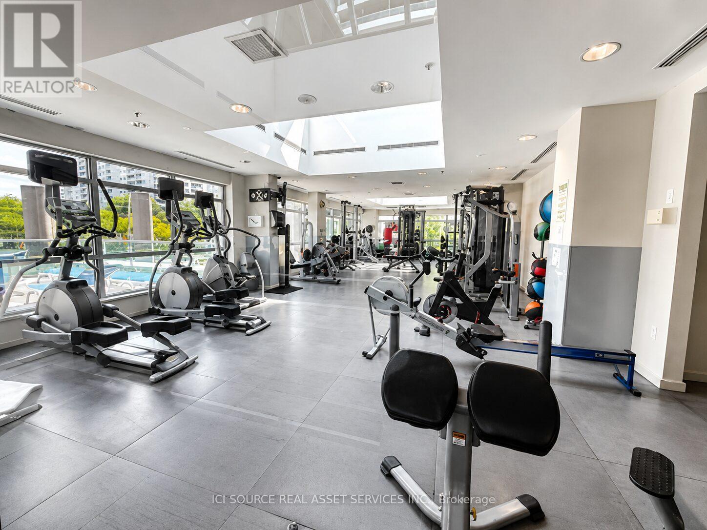 #607 33 ELM DRIVE W - 13