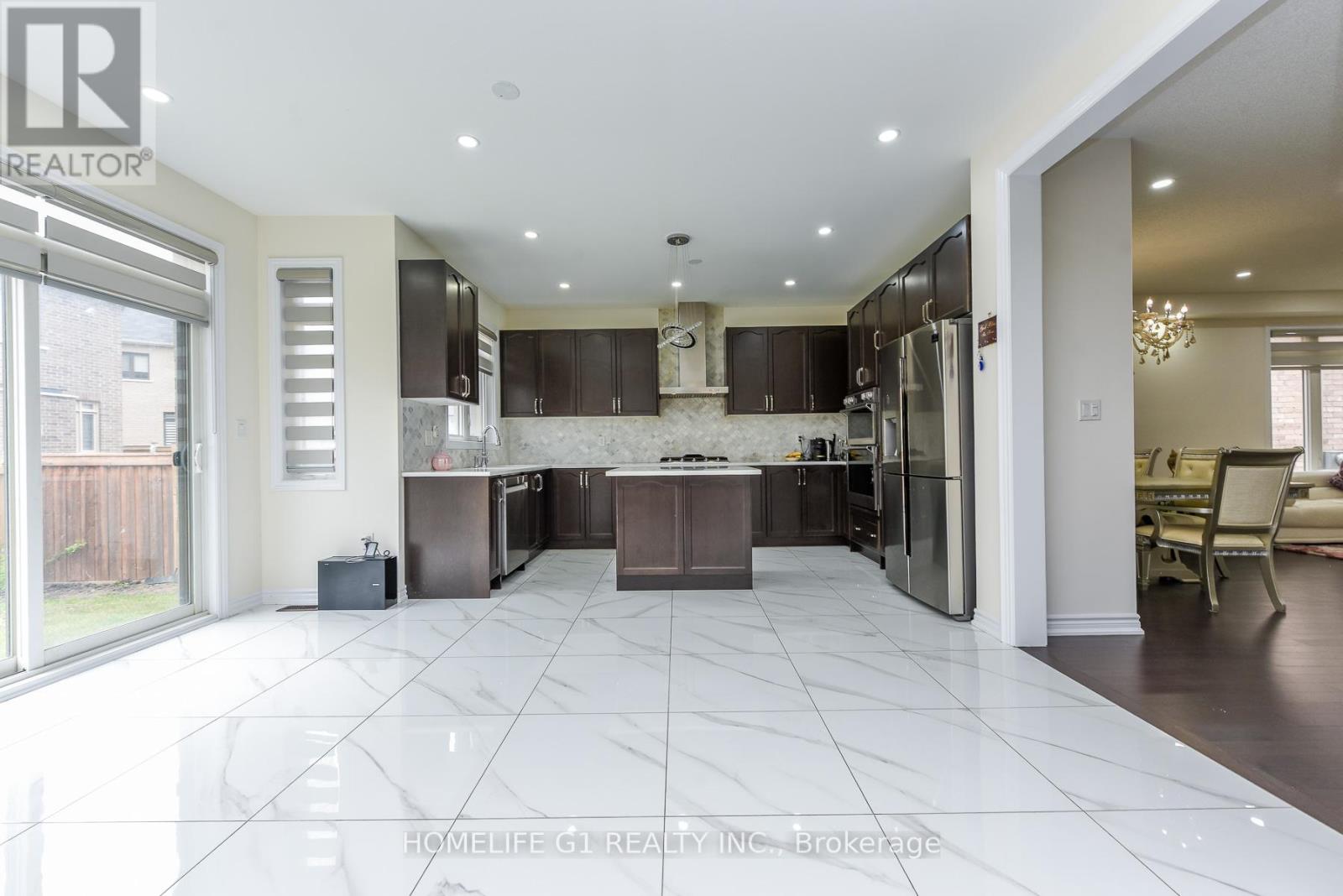 18 FASCINATION STREET - 11