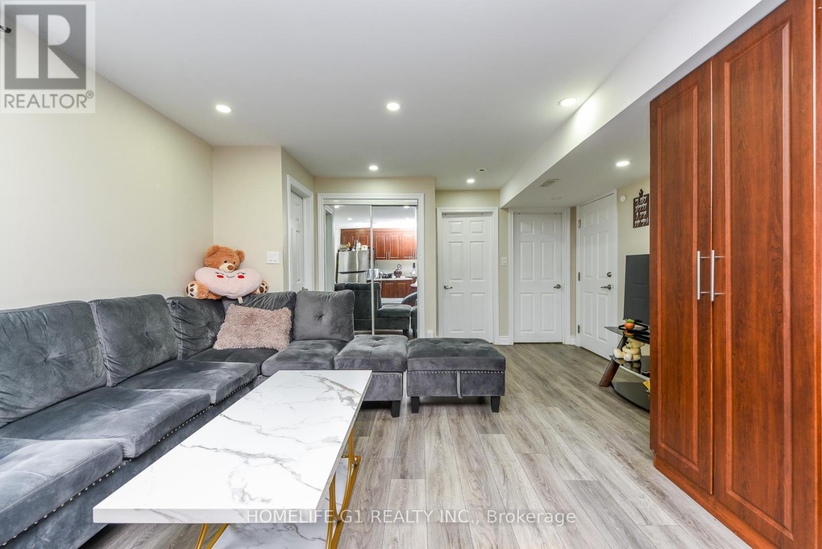 18 FASCINATION STREET - 24