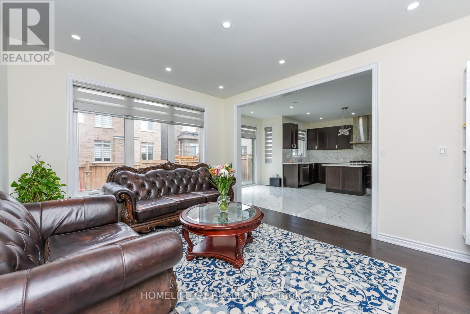 18 FASCINATION STREET - 7