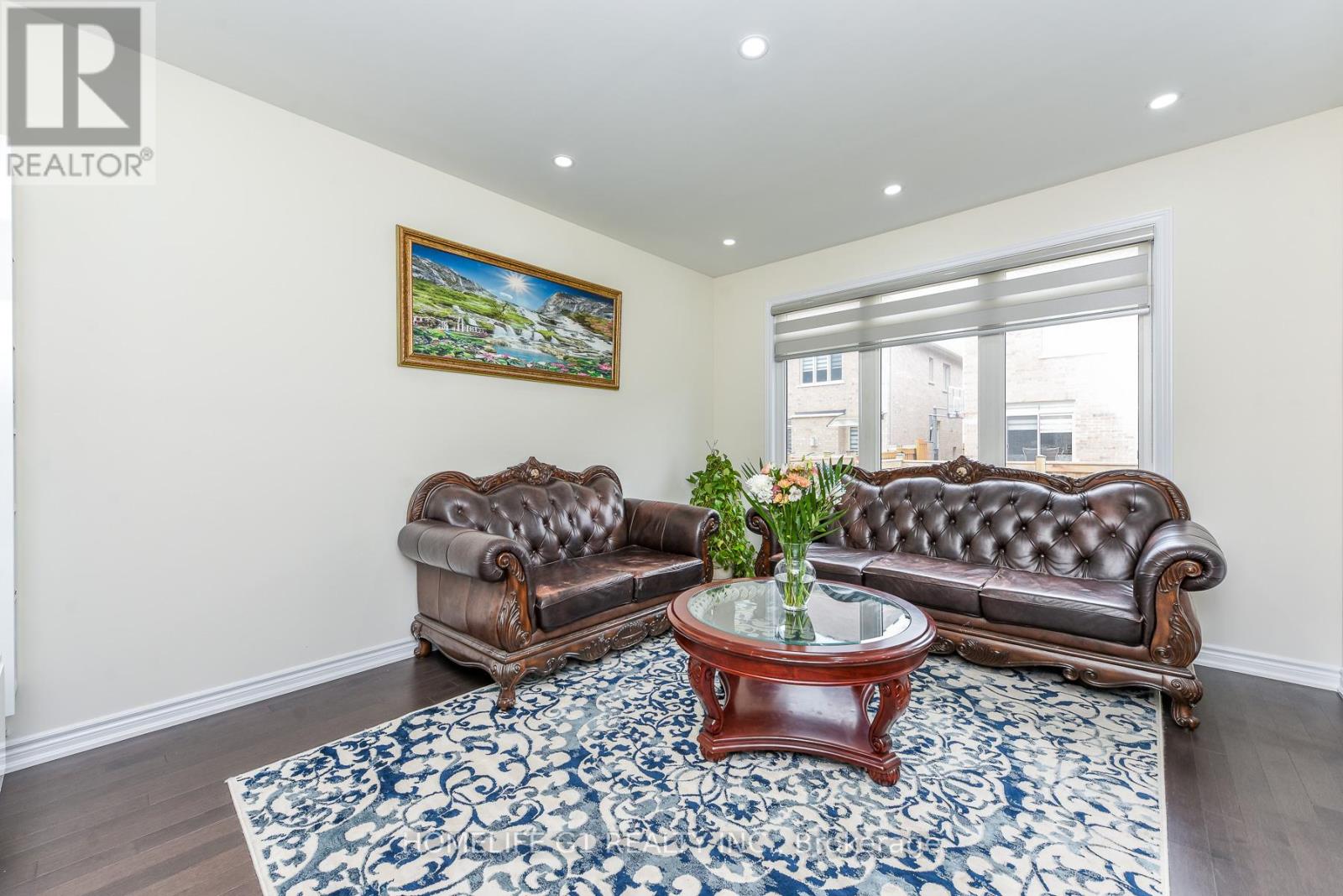 18 FASCINATION STREET - 8