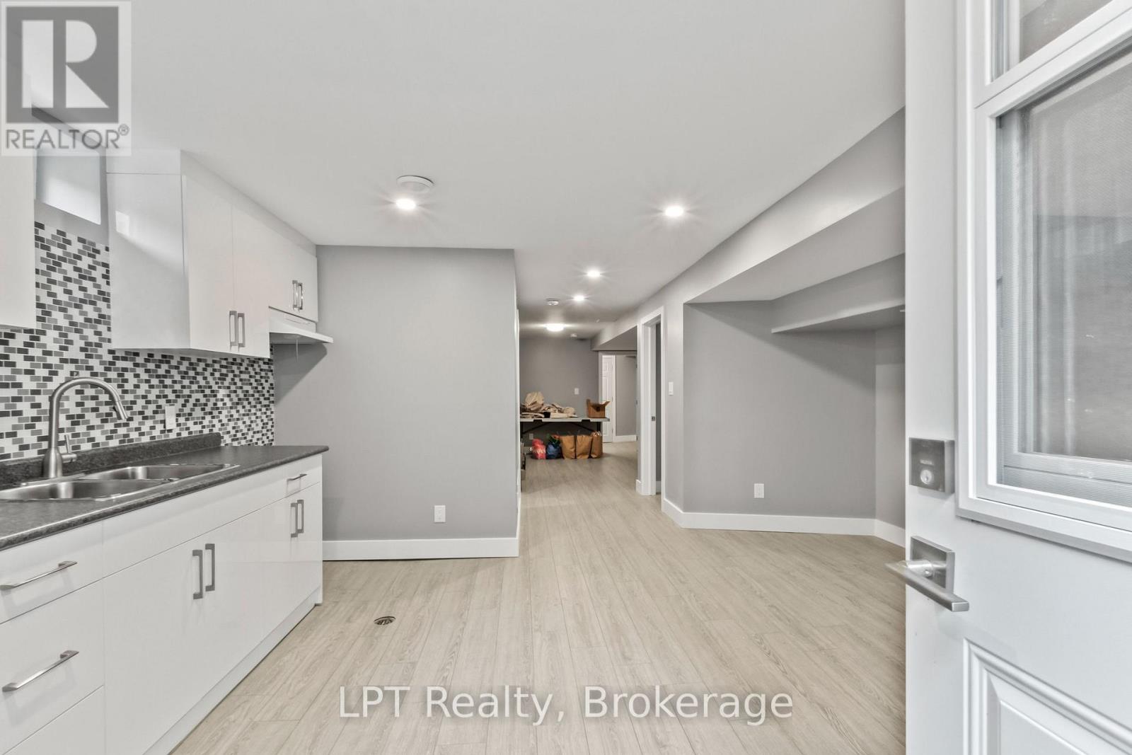 111 BAYVIEW AVENUE - Image 15