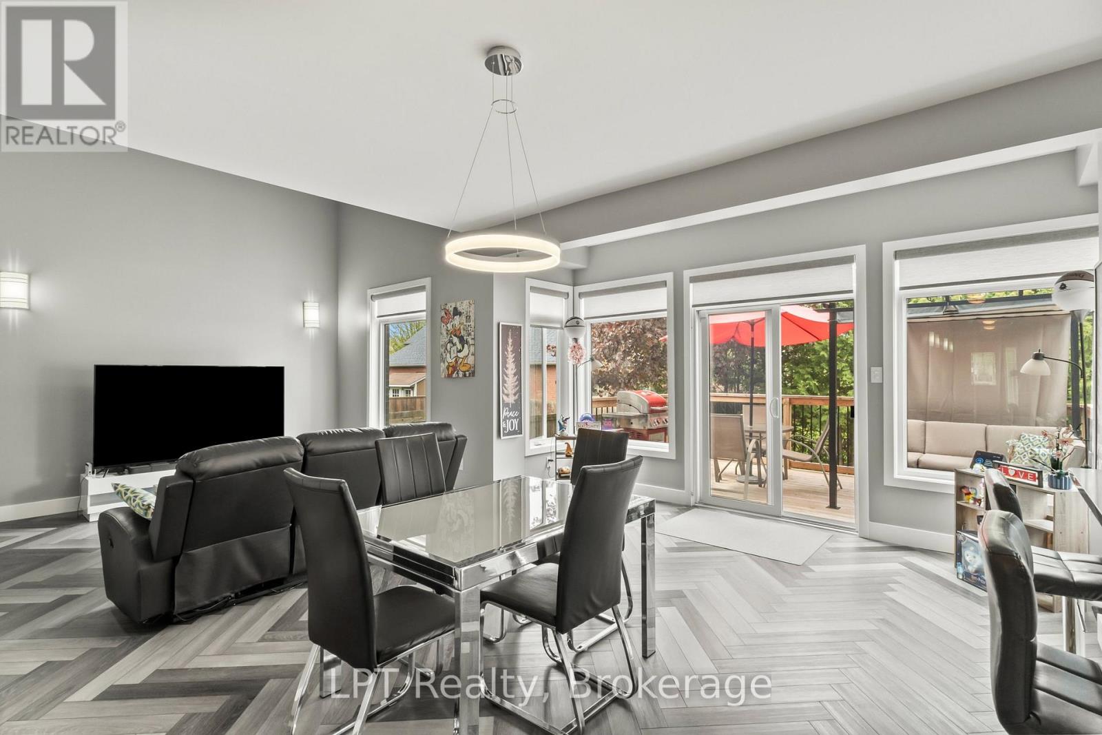 111 BAYVIEW AVENUE - Image 7
