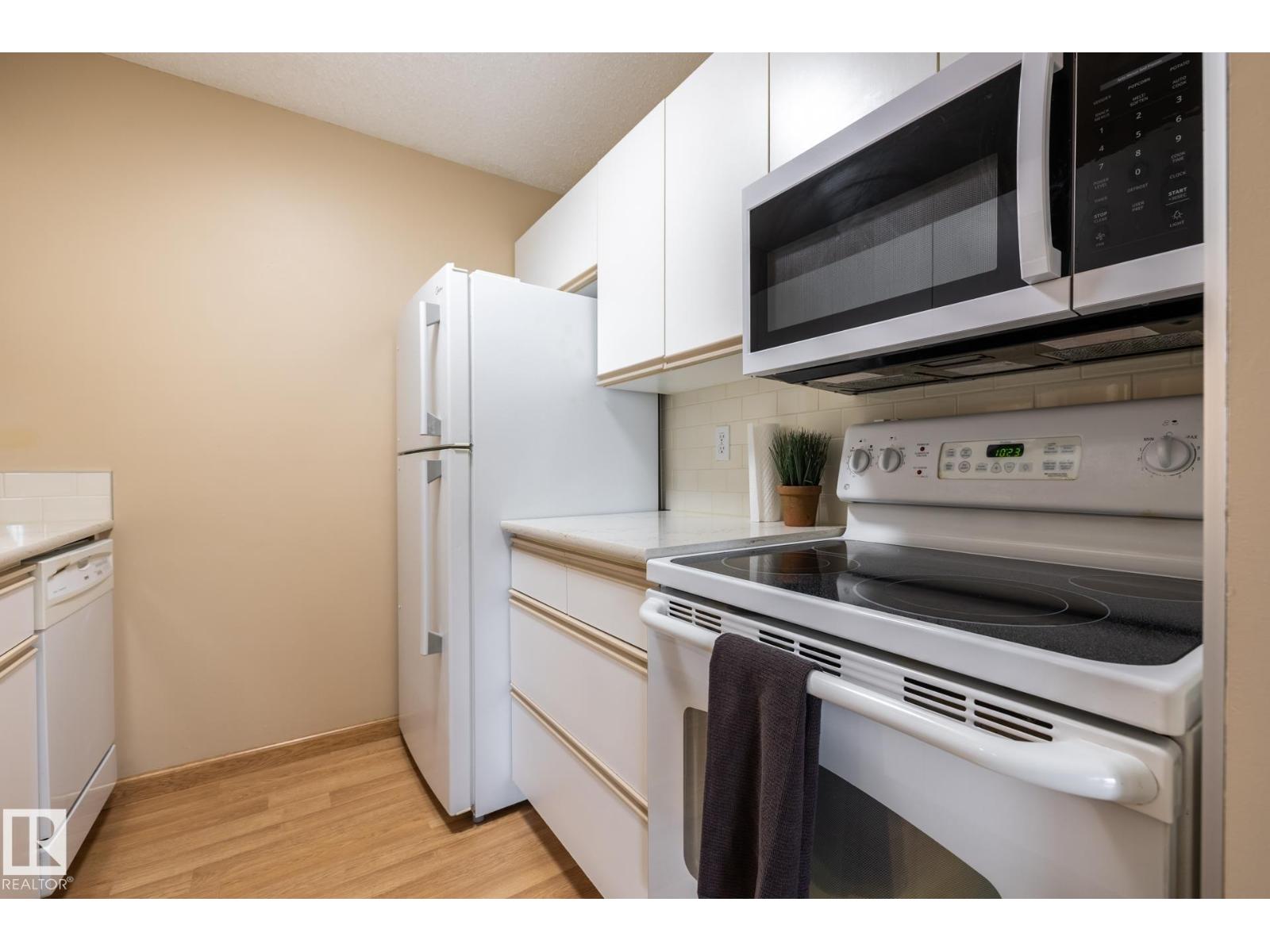 #324 6720 158 AV NW - 43