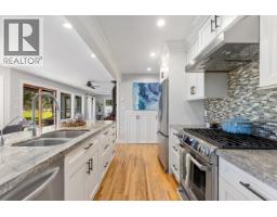 780 Green Road, Pemberton, BC V0N2L2 Photo 8