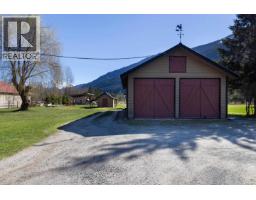 780 Green Road, Pemberton, BC V0N2L2 Photo 32