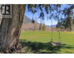780 Green Road, Pemberton, BC V0N2L2 Photo 17