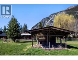 780 Green Road, Pemberton, BC V0N2L2 Photo 34