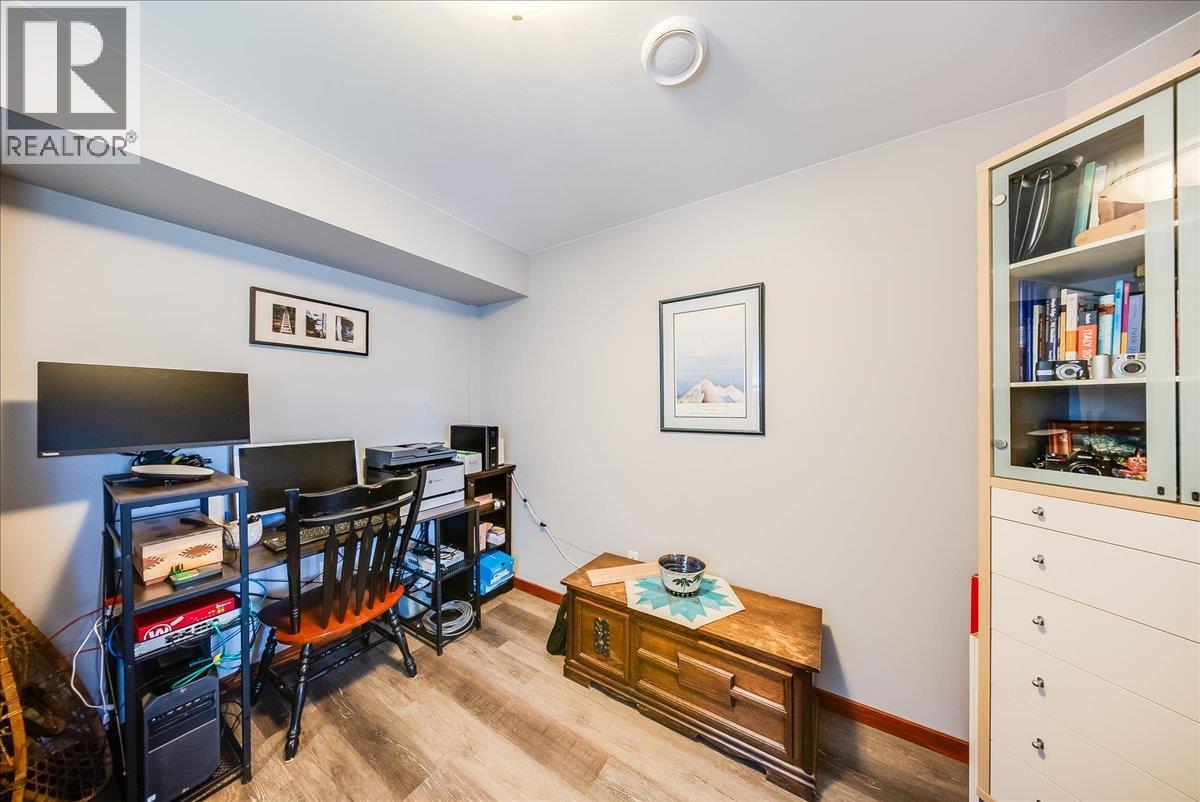 740 REDSTONE Drive - Image 25