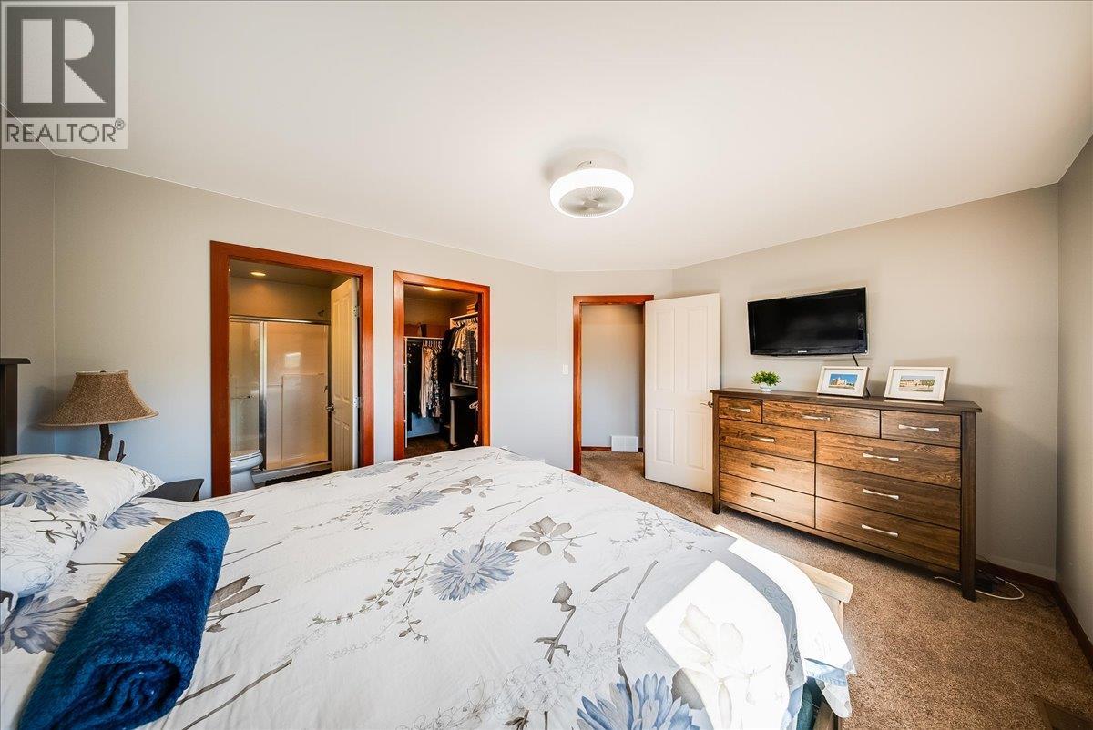 740 REDSTONE Drive - Image 36