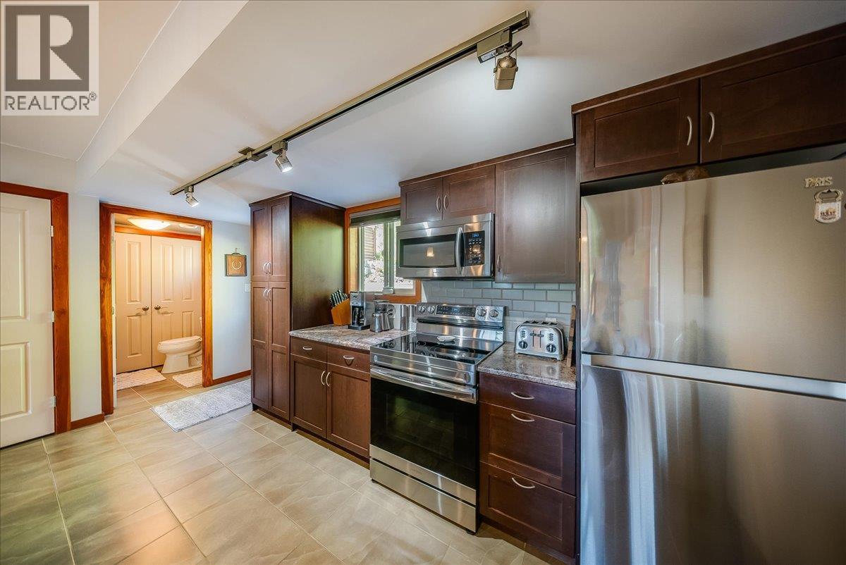 740 REDSTONE Drive - Image 23