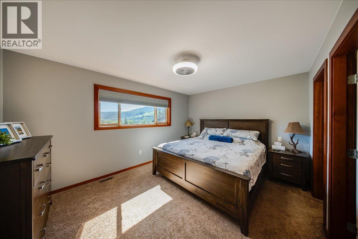 740 REDSTONE Drive - Image 33