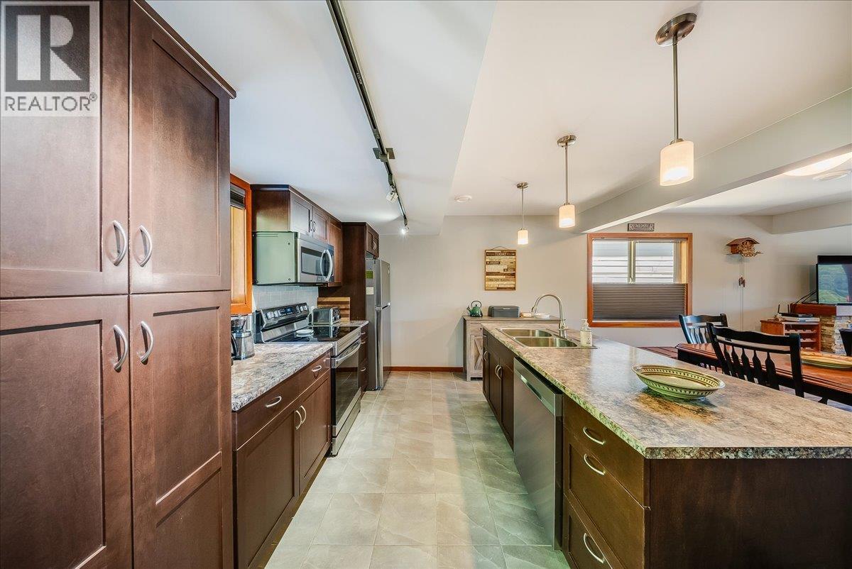 740 REDSTONE Drive - Image 19