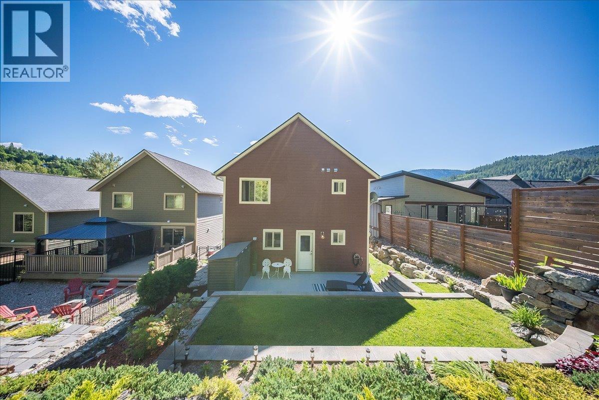 740 REDSTONE Drive - 44