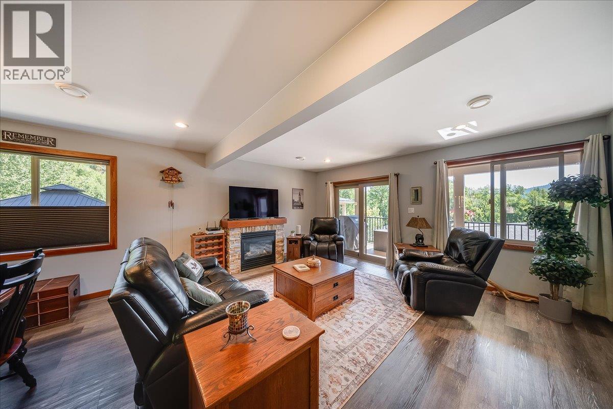 740 REDSTONE Drive - Image 12