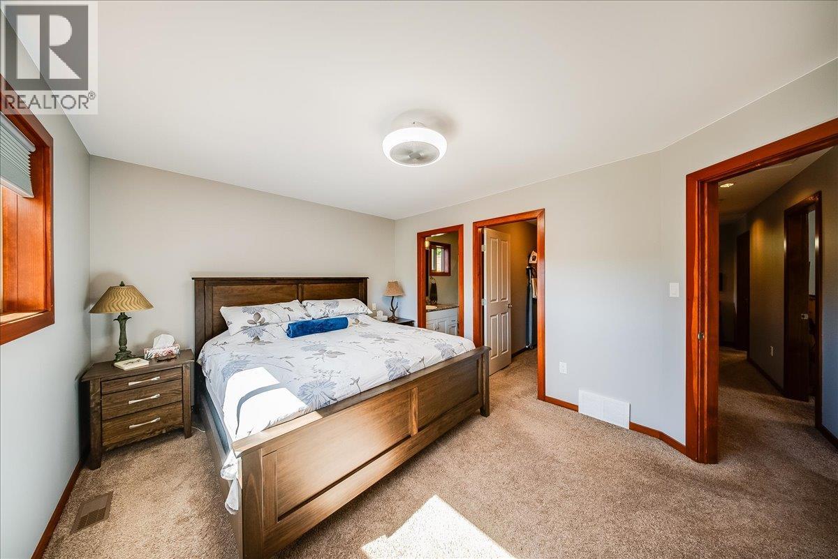 740 REDSTONE Drive - 35