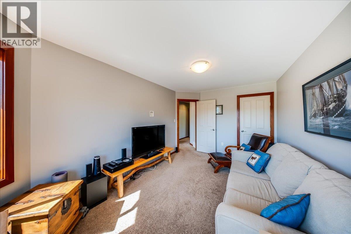 740 REDSTONE Drive - 40