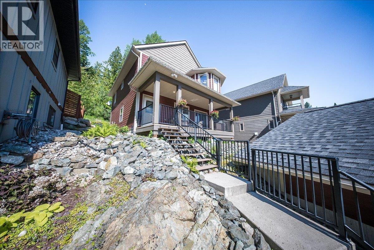 740 REDSTONE Drive - Image 4