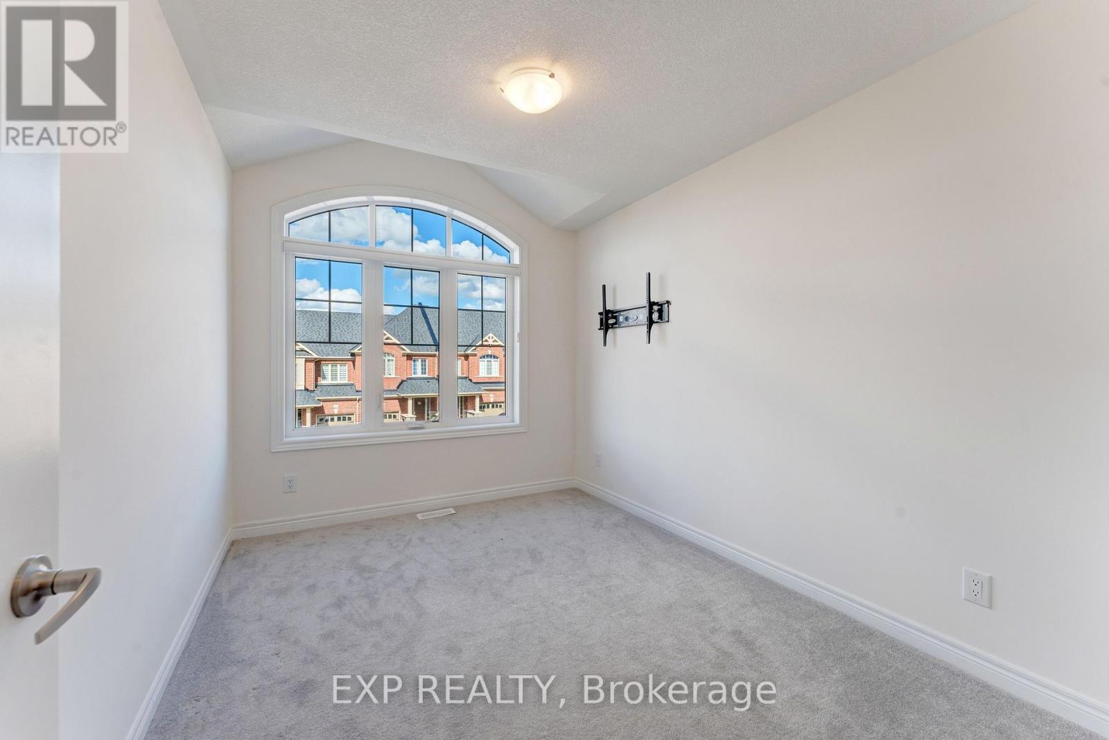 8 ROYWOOD STREET - 20