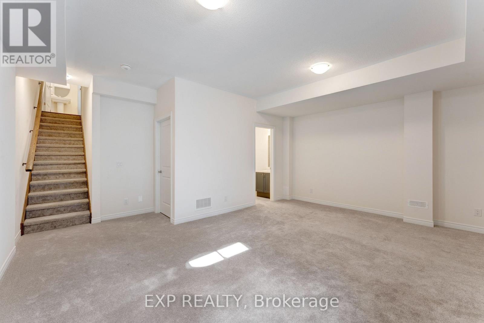 8 ROYWOOD STREET - 41