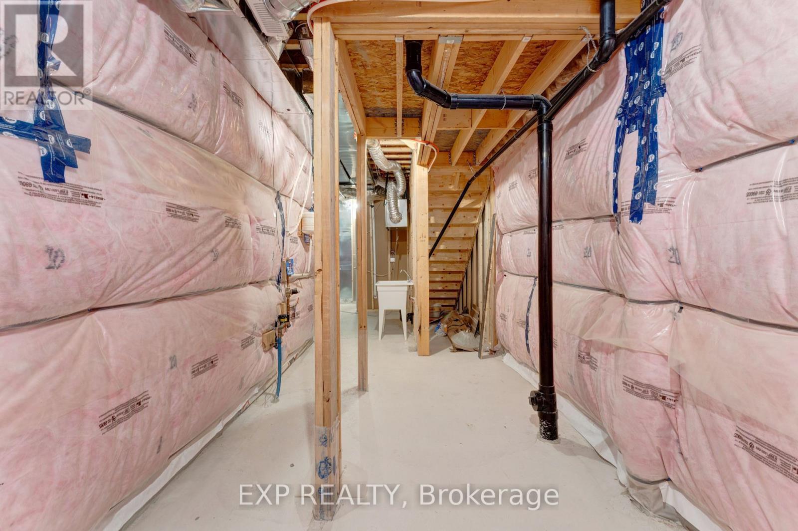 8 ROYWOOD STREET - 43