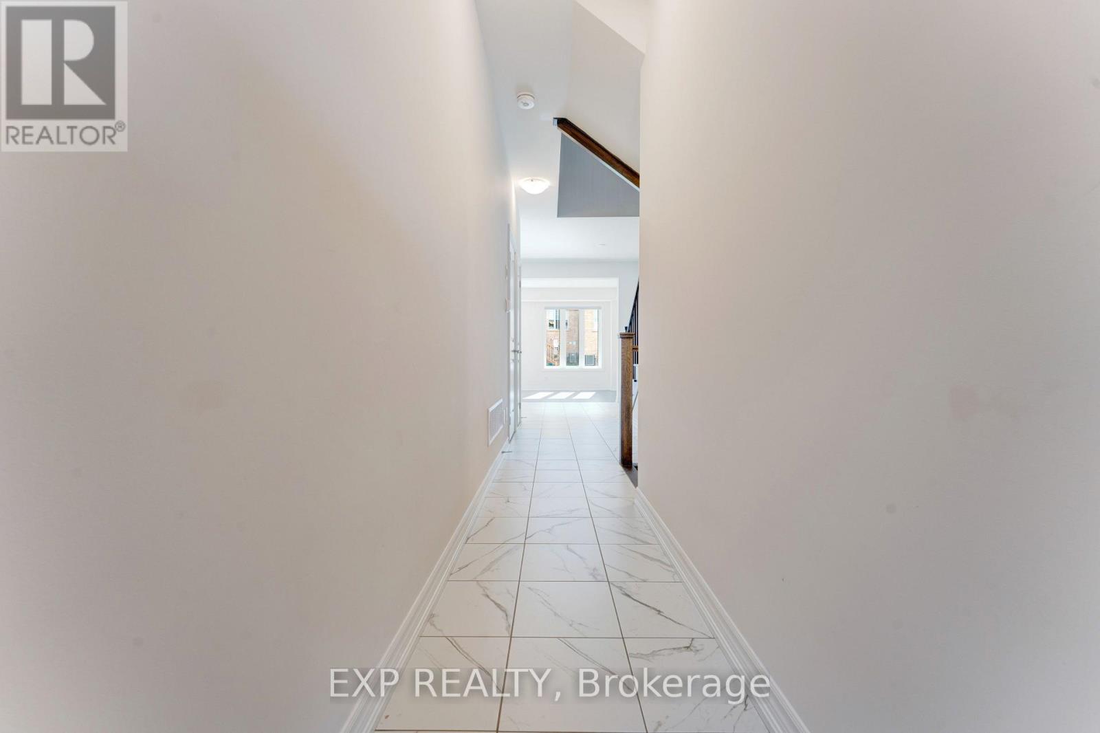 8 ROYWOOD STREET - 6