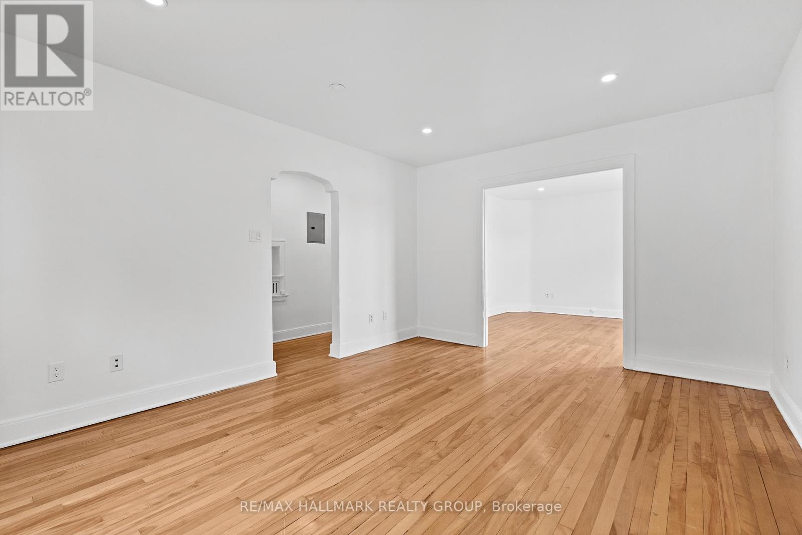455 METCALFE STREET - 23