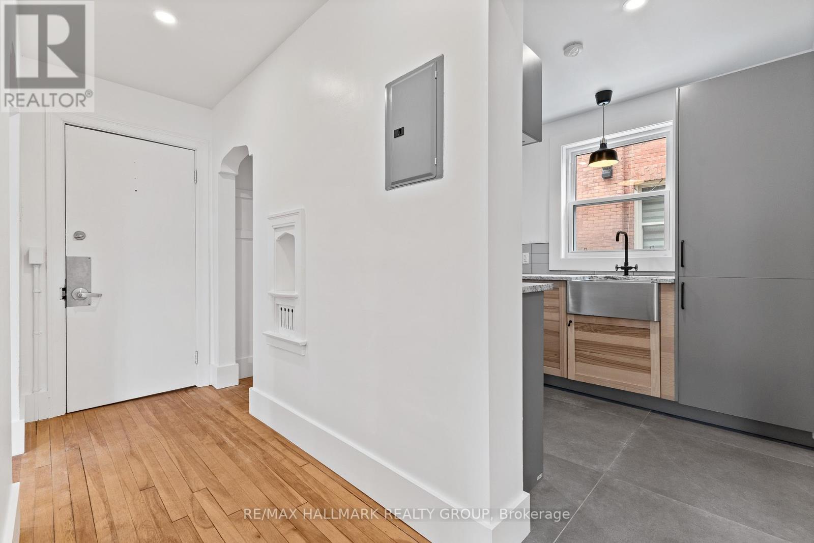455 METCALFE STREET - 3