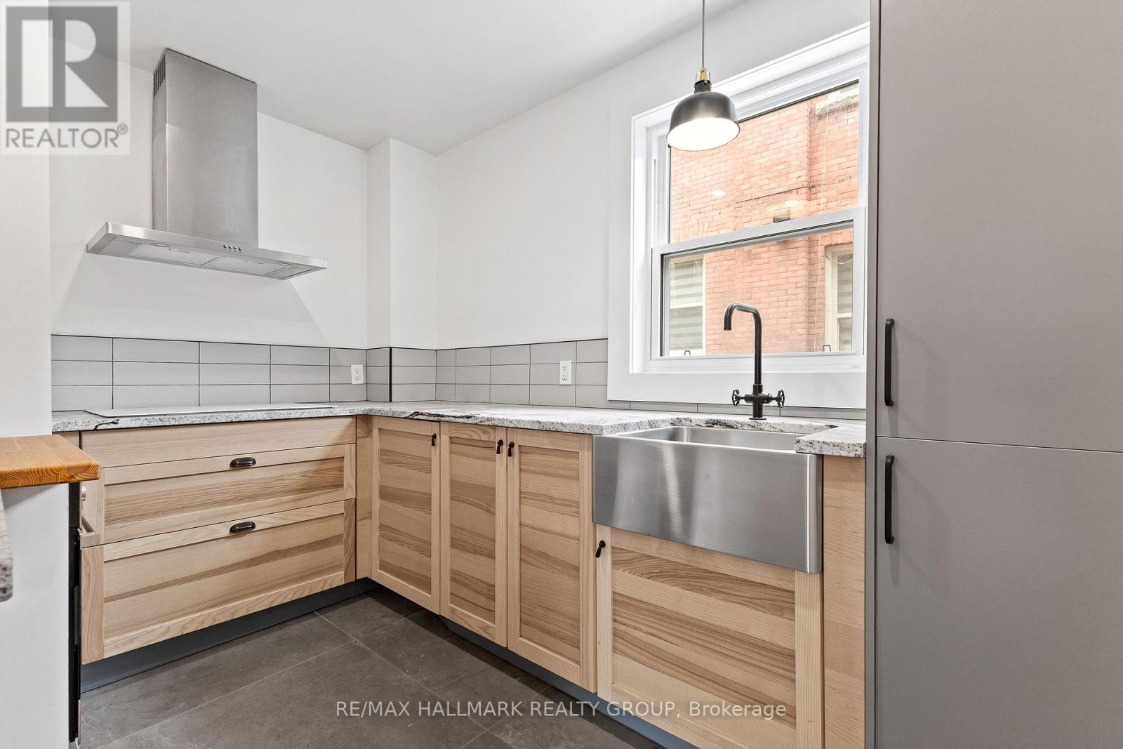 455 METCALFE STREET - 4