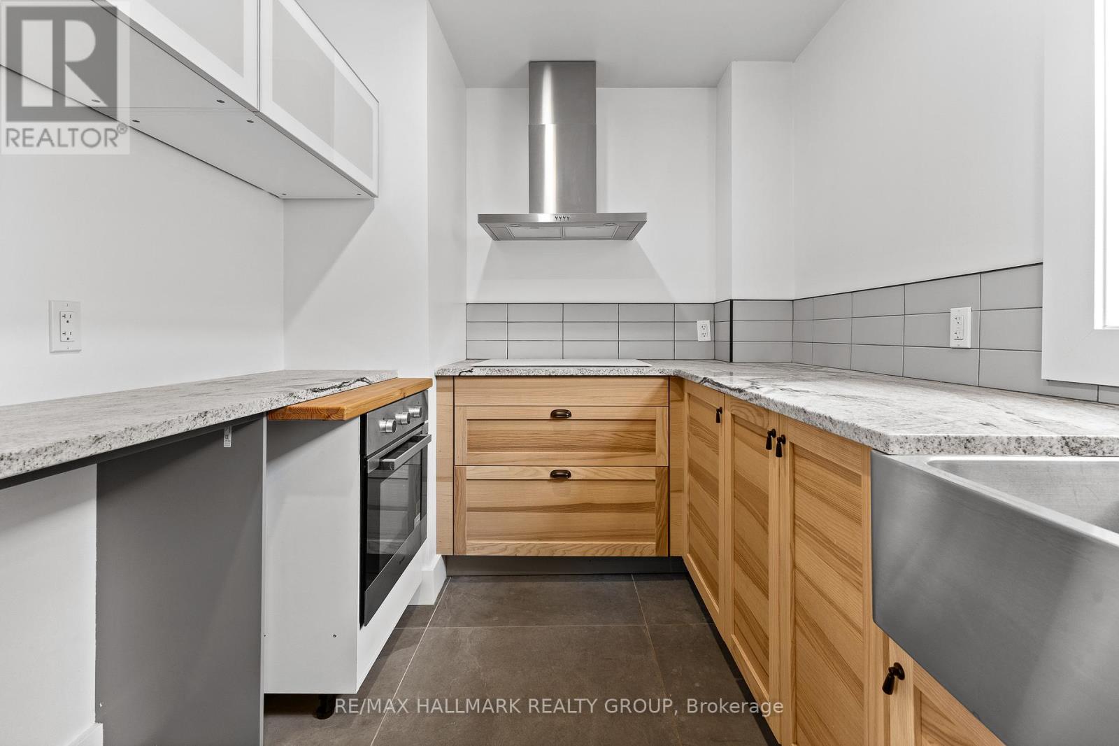 455 METCALFE STREET - 5