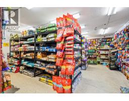 300 Beckley Ave, Victoria, BC V8V1J6 Photo 14