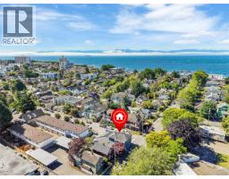 300 Beckley Ave, Victoria, BC V8V1J6 Photo 7