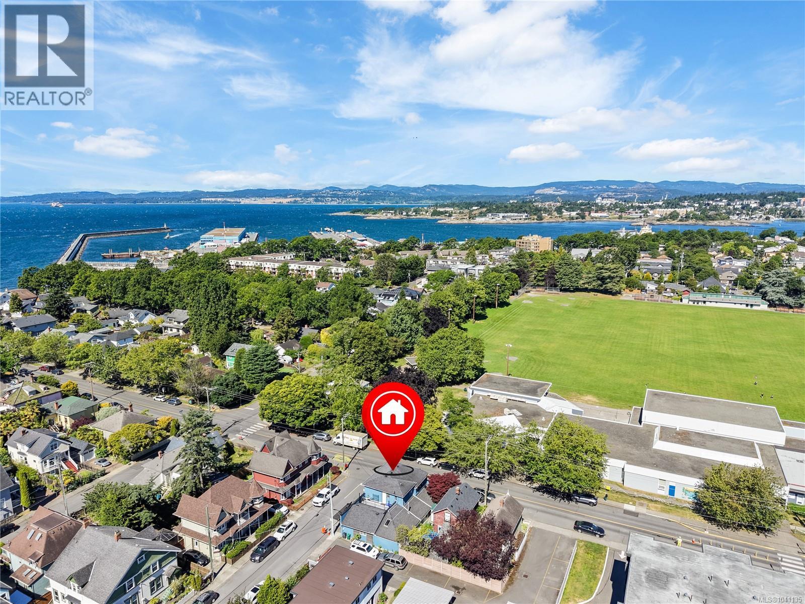  300 Beckley Avenue, Victoria