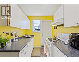300 Beckley Ave, Victoria, BC V8V1J6 Photo 23