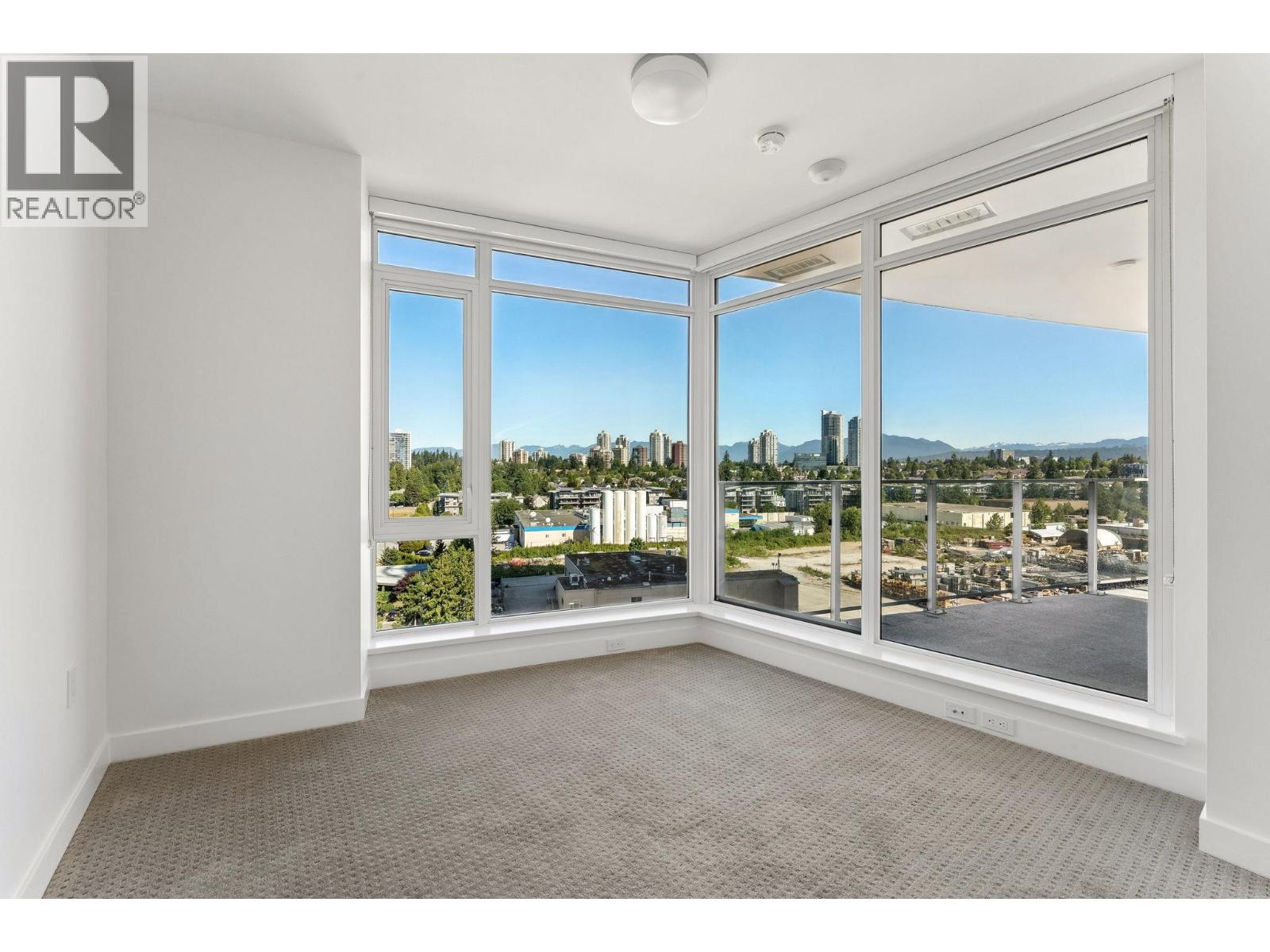 903 7683 PARK CRESCENT, Burnaby