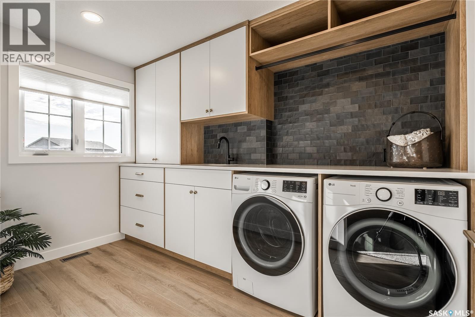 415 Sharma CRESCENT - 28