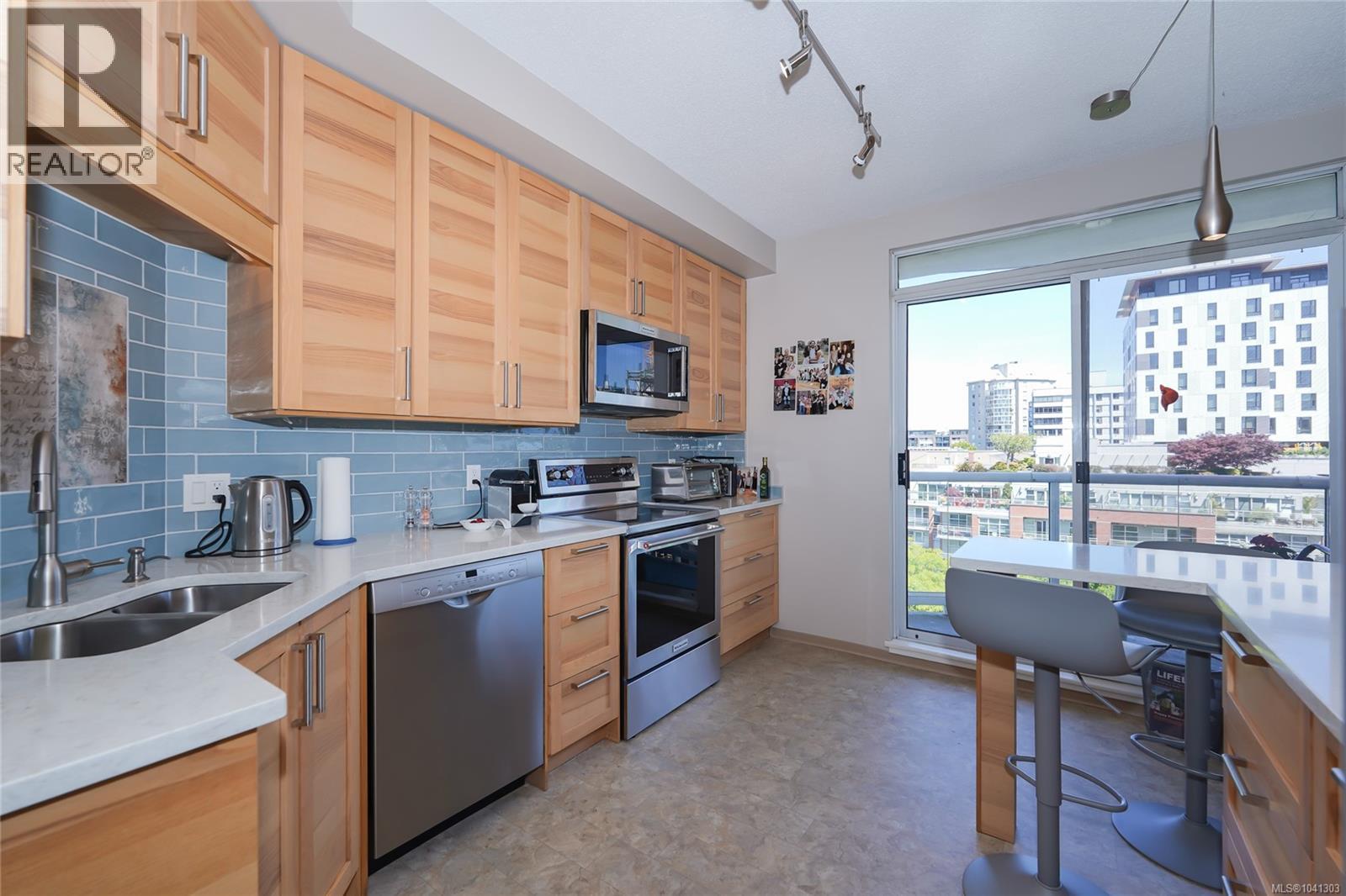 805 1020 View Street, Victoria