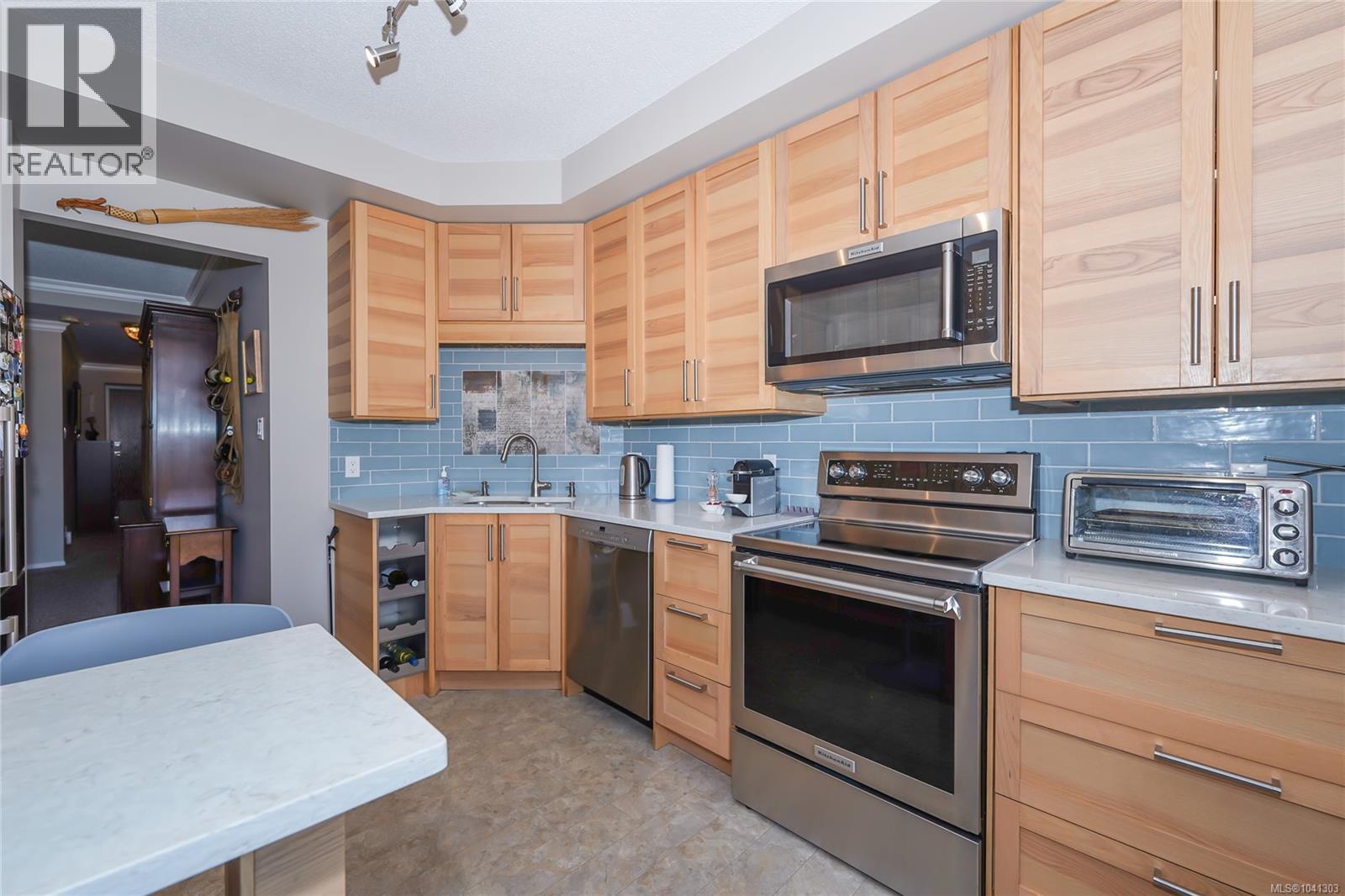 805 1020 View Street, Victoria
