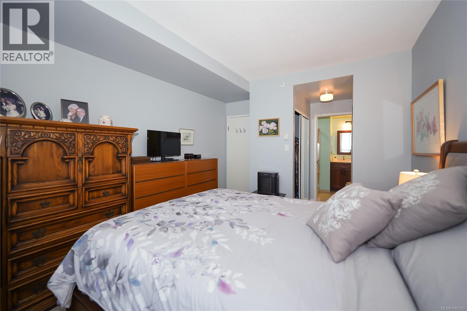 805 1020 View Street, Victoria