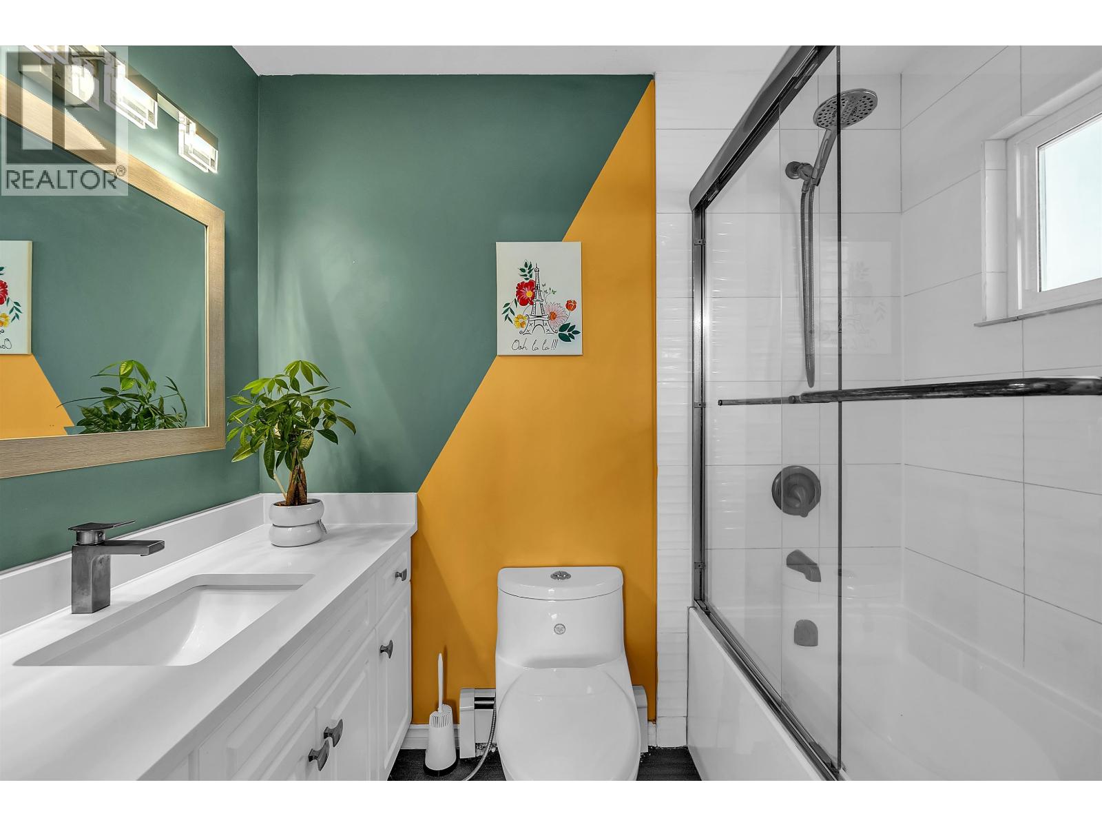 7922 16 AVENUE, Burnaby