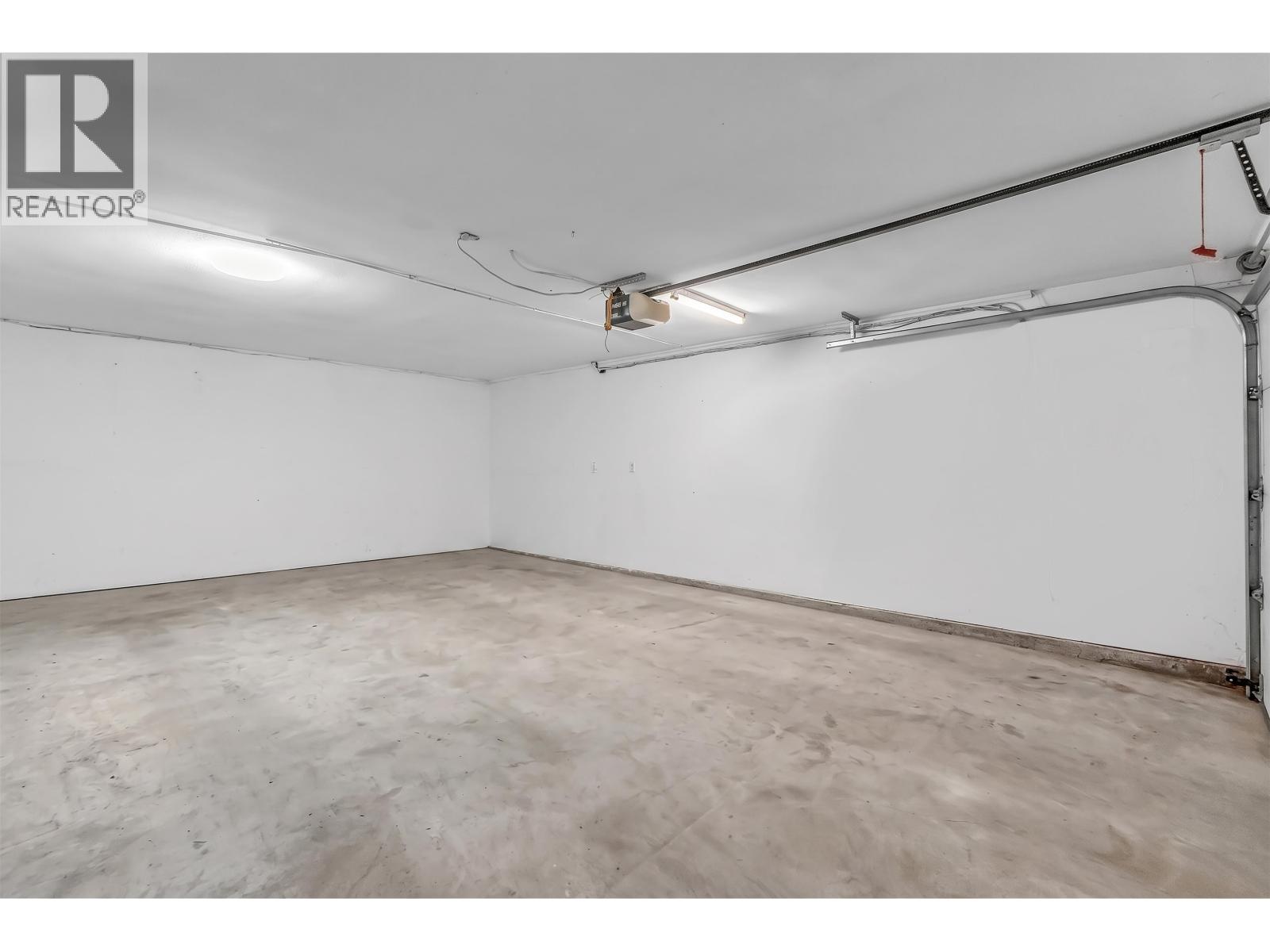 7922 16 AVENUE, Burnaby