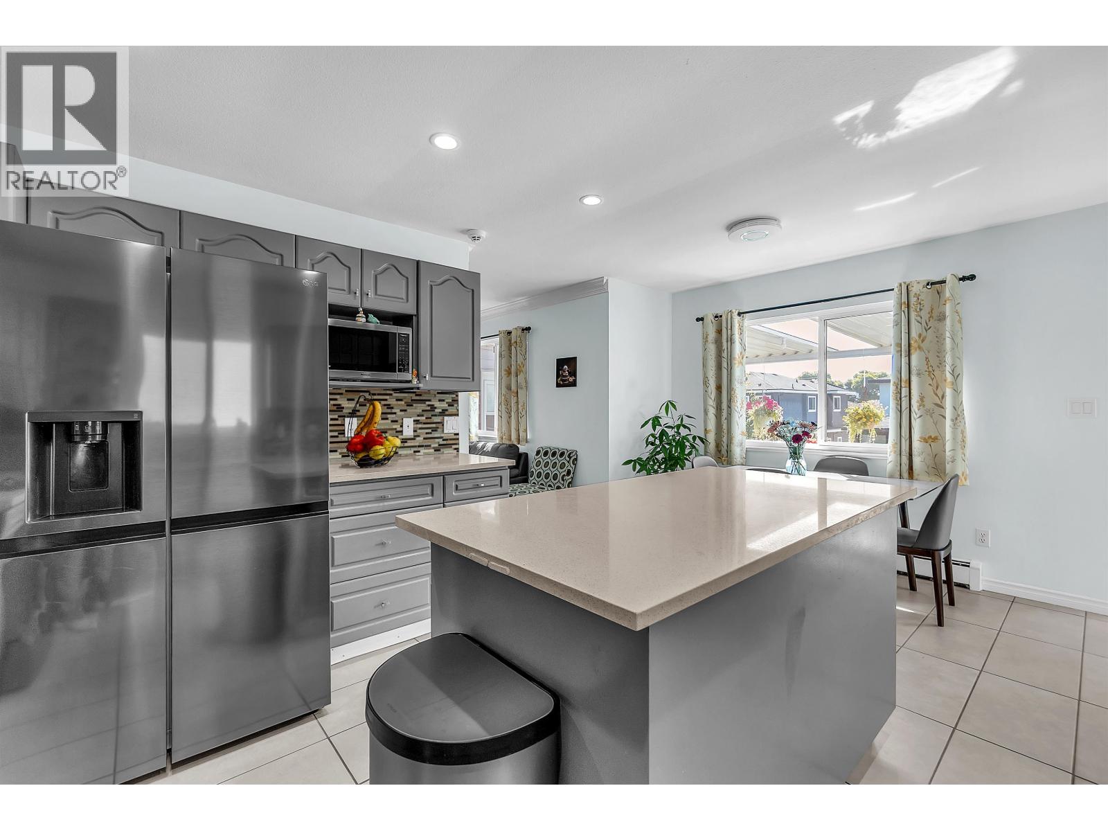 7922 16 AVENUE, Burnaby