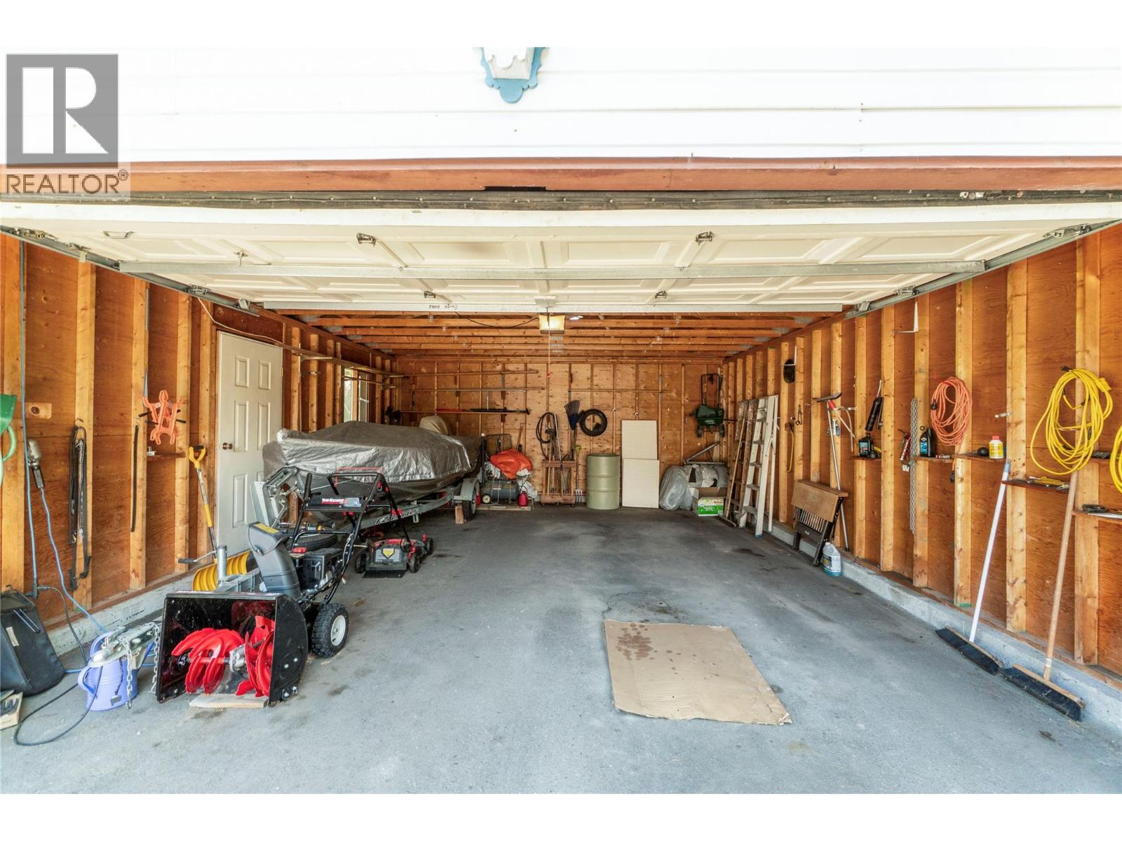  1730 36 Street Northeast, Salmon Arm