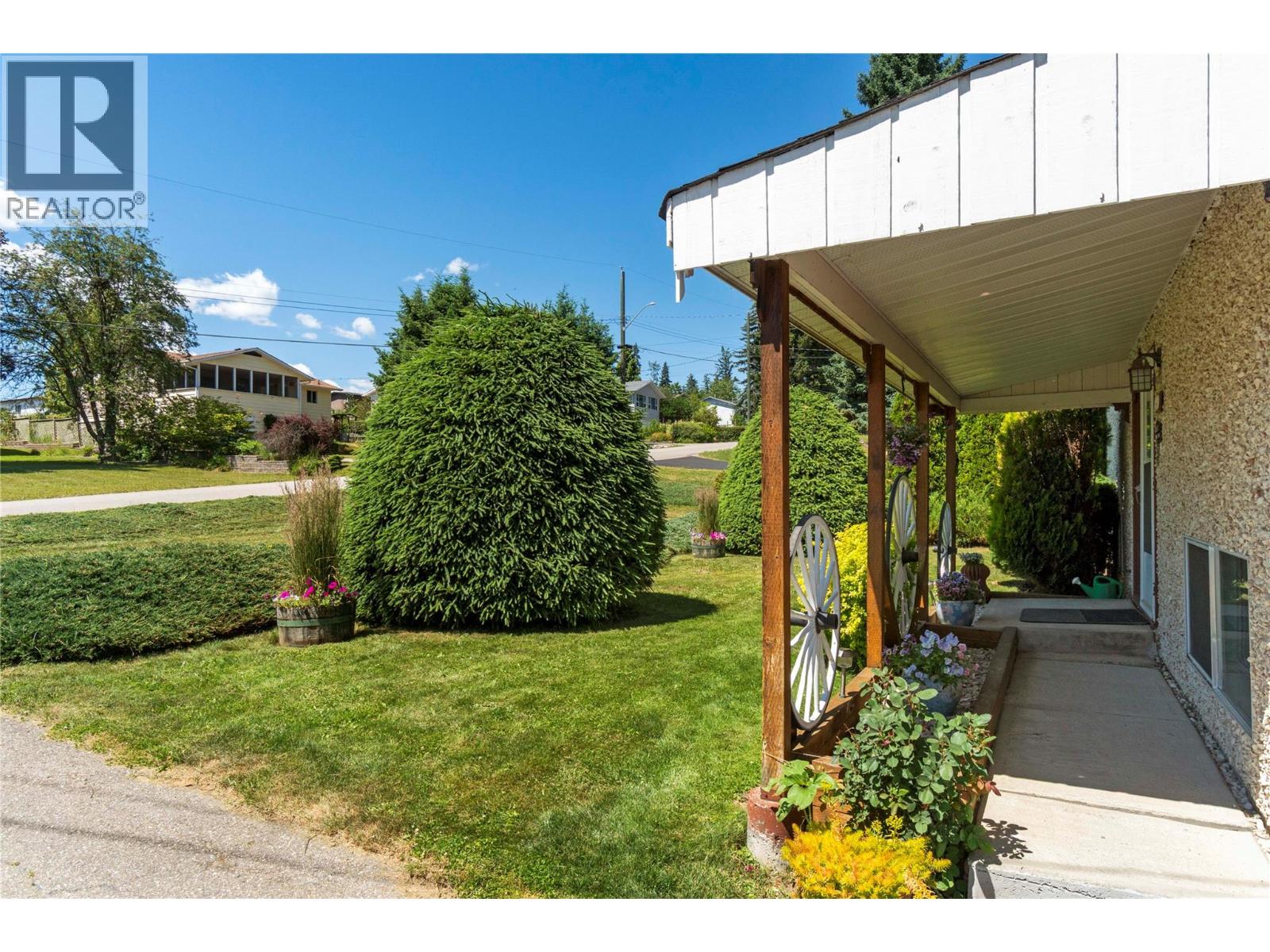  1730 36 Street Northeast, Salmon Arm