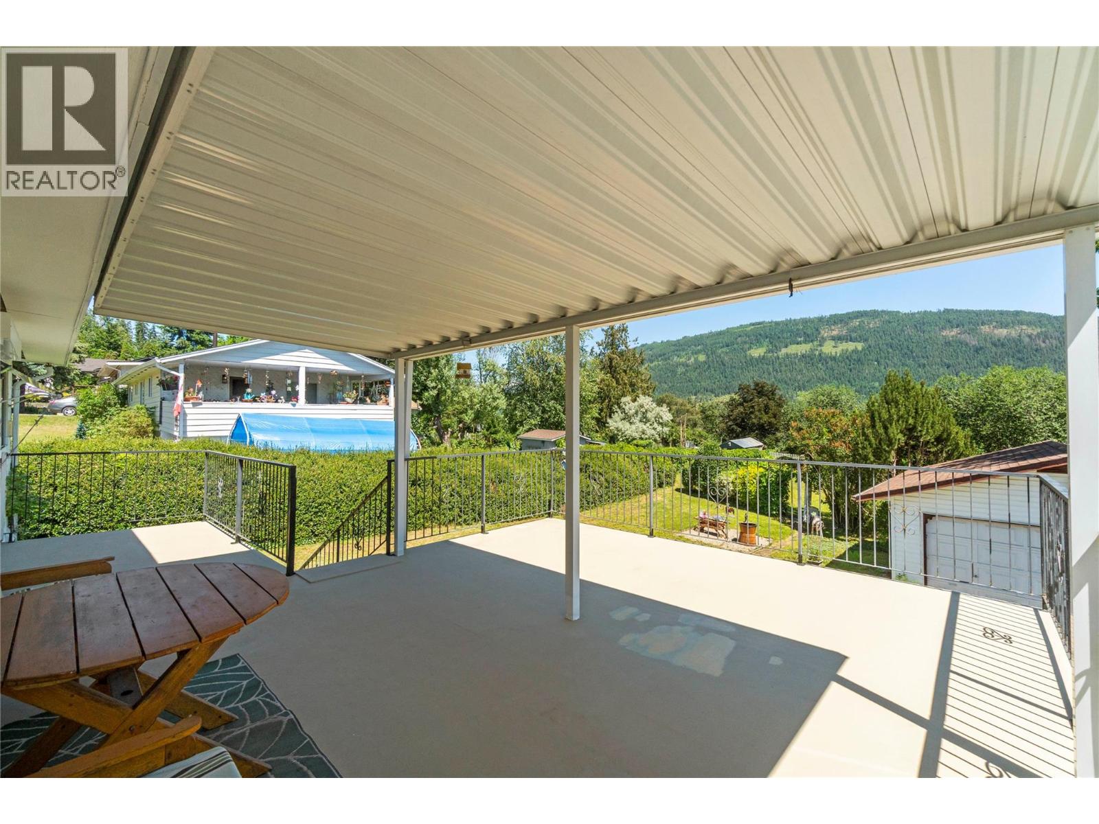  1730 36 Street Northeast, Salmon Arm